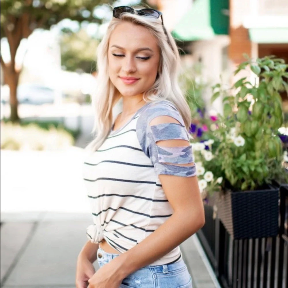 Small NWT Erin Raglan Top❤️ - Picture 4 of 6